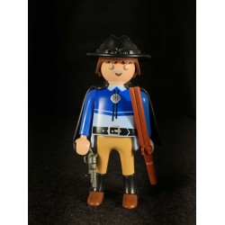 OE0141 Figura con Complementos