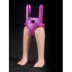 PIERNAS_0107 Piernas Desnudas Figura Delgada Braga Magenta Pies Descalzos