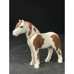 A_0598 Poni Crema Manchas Marrones