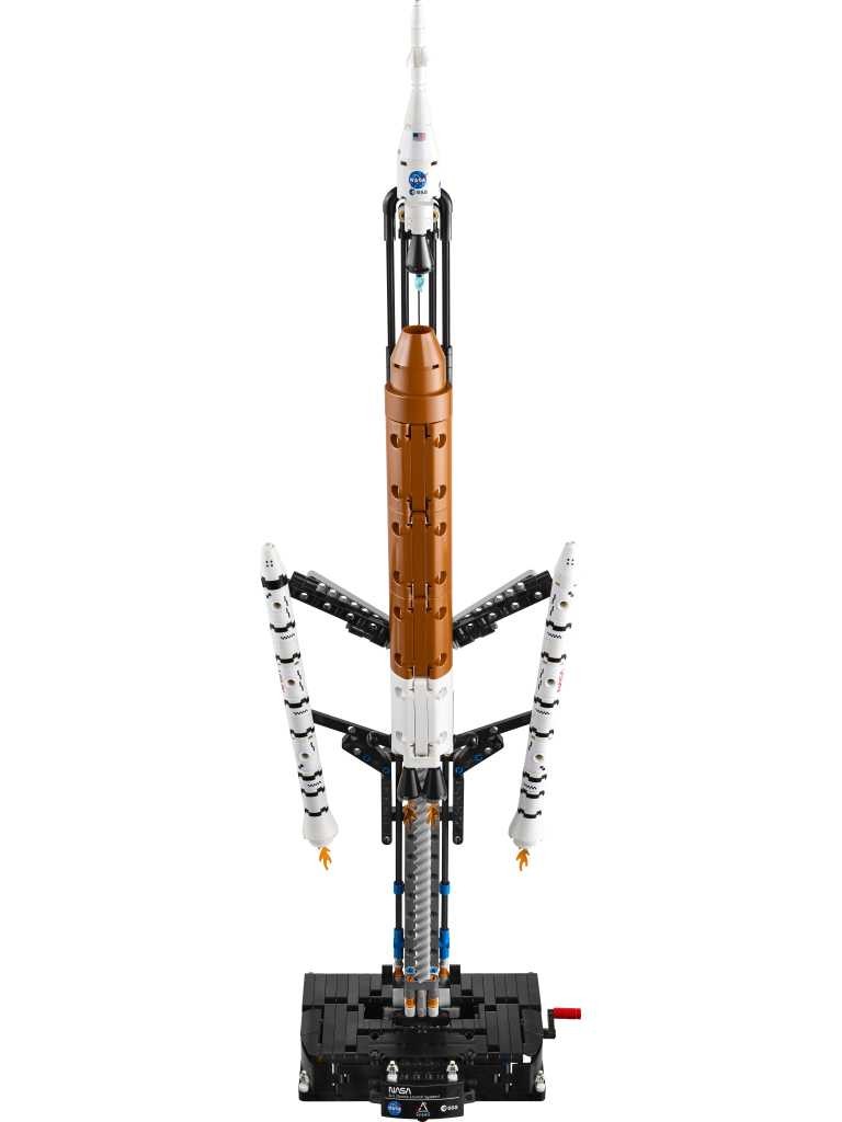 Contenido de LEGO® 4221 Cohete del Sistema de Lanzamiento Espacial NASA Artemis